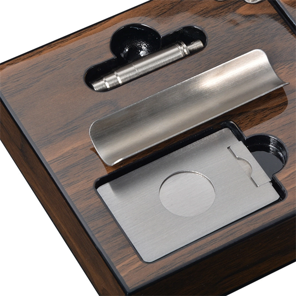 Compact Cigar Ash Tray